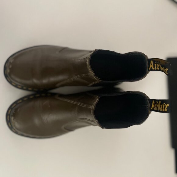 Dr. Martens Wanama Leather Olive Green Chelsea Boots size 7 - Picture 4 of 7